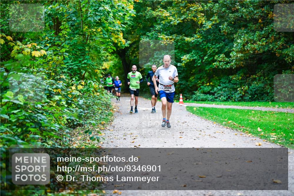 12.10.2025 - Bramfelder Halbmarathon 2025 Dr. Thomas Lammeyer http://msf.ph/oto/9346901 12.10.2025 10:21:56 Laufen 2508 meine-sportfotos.de