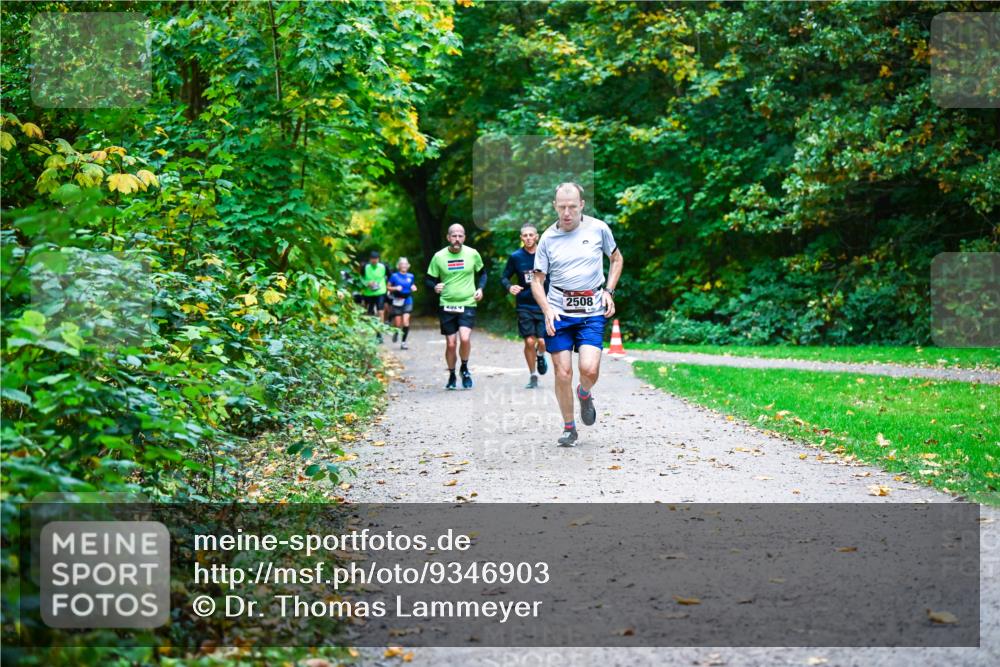12.10.2025 - Bramfelder Halbmarathon 2025 Dr. Thomas Lammeyer http://msf.ph/oto/9346903 12.10.2025 10:21:56 Laufen 2508 meine-sportfotos.de