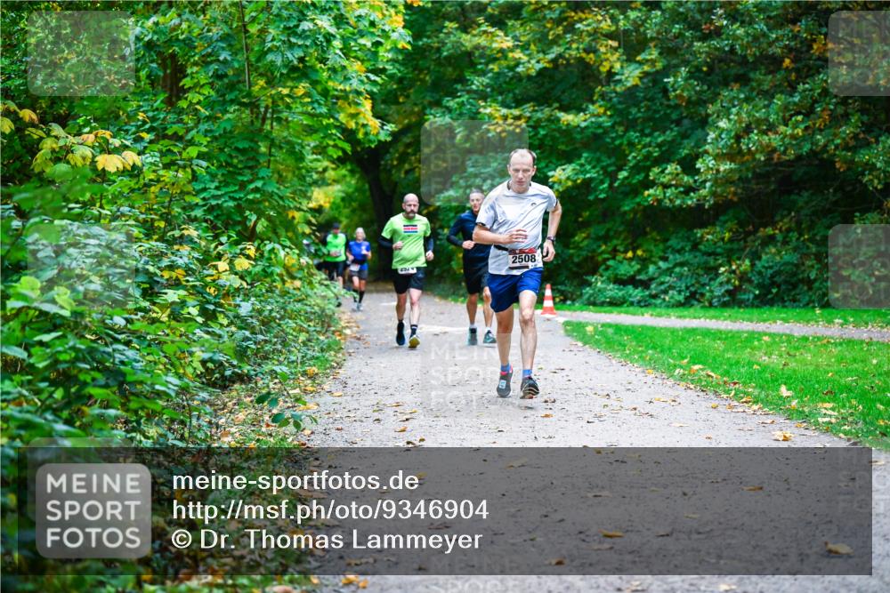 12.10.2025 - Bramfelder Halbmarathon 2025 Dr. Thomas Lammeyer http://msf.ph/oto/9346904 12.10.2025 10:21:57 Laufen 707, 2508 meine-sportfotos.de