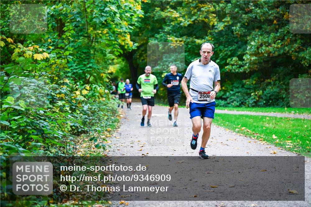12.10.2025 - Bramfelder Halbmarathon 2025 Dr. Thomas Lammeyer http://msf.ph/oto/9346909 12.10.2025 10:21:57 Laufen 2531, 2508 meine-sportfotos.de