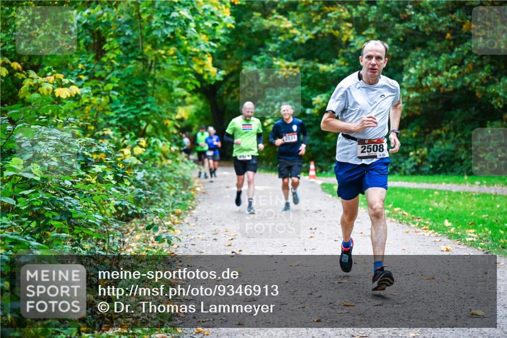 12.10.2025 - Bramfelder Halbmarathon 2025 Dr. Thomas Lammeyer http://msf.ph/oto/9346913 12.10.2025 10:21:58 Laufen 2508 meine-sportfotos.de