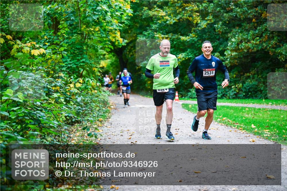 12.10.2025 - Bramfelder Halbmarathon 2025 Dr. Thomas Lammeyer http://msf.ph/oto/9346926 12.10.2025 10:22:00 Laufen 2324, 2531 meine-sportfotos.de