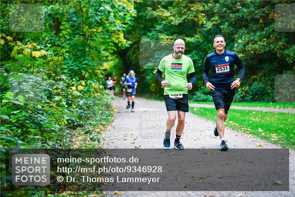 12.10.2025 - Bramfelder Halbmarathon 2025 Dr. Thomas Lammeyer http://msf.ph/oto/9346928 12.10.2025 10:22:00 Laufen 24, 2531 meine-sportfotos.de