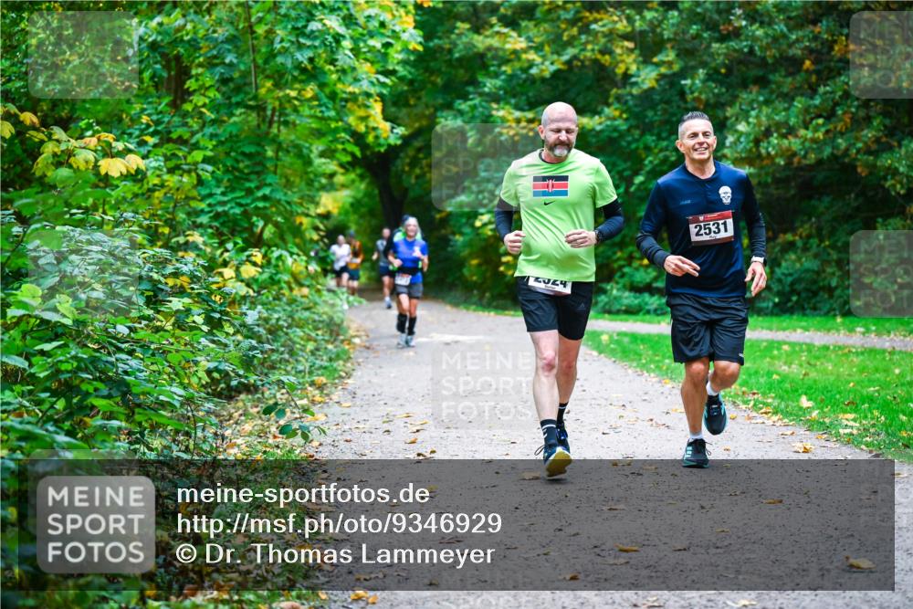 12.10.2025 - Bramfelder Halbmarathon 2025 Dr. Thomas Lammeyer http://msf.ph/oto/9346929 12.10.2025 10:22:00 Laufen 24, 2531 meine-sportfotos.de