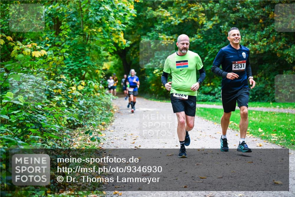 12.10.2025 - Bramfelder Halbmarathon 2025 Dr. Thomas Lammeyer http://msf.ph/oto/9346930 12.10.2025 10:22:01 Laufen 2531 meine-sportfotos.de