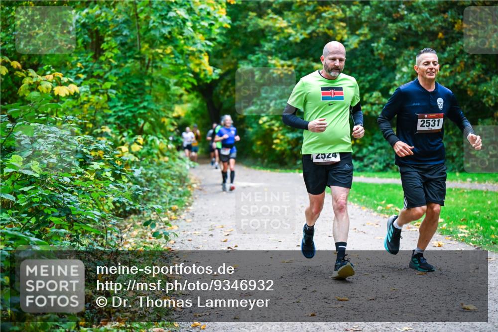 12.10.2025 - Bramfelder Halbmarathon 2025 Dr. Thomas Lammeyer http://msf.ph/oto/9346932 12.10.2025 10:22:01 Laufen 2524, 2531 meine-sportfotos.de
