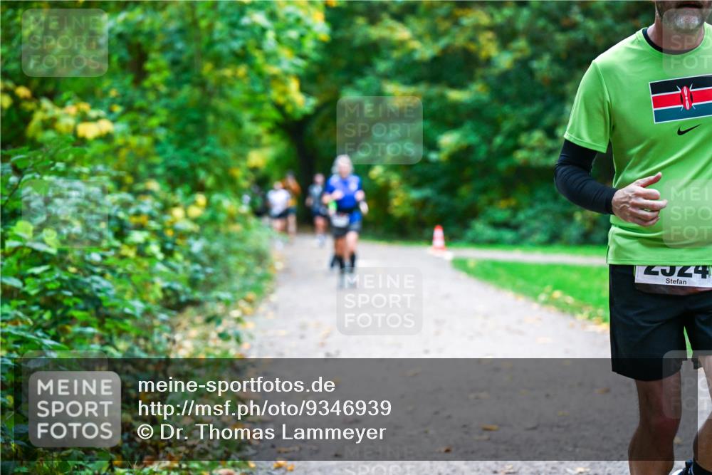 12.10.2025 - Bramfelder Halbmarathon 2025 Dr. Thomas Lammeyer http://msf.ph/oto/9346939 12.10.2025 10:22:02 Laufen  meine-sportfotos.de