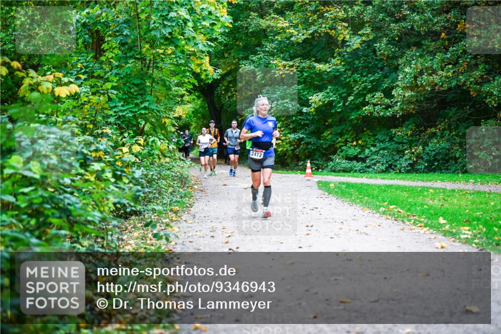 12.10.2025 - Bramfelder Halbmarathon 2025 Dr. Thomas Lammeyer http://msf.ph/oto/9346943 12.10.2025 10:22:03 Laufen 2472 meine-sportfotos.de
