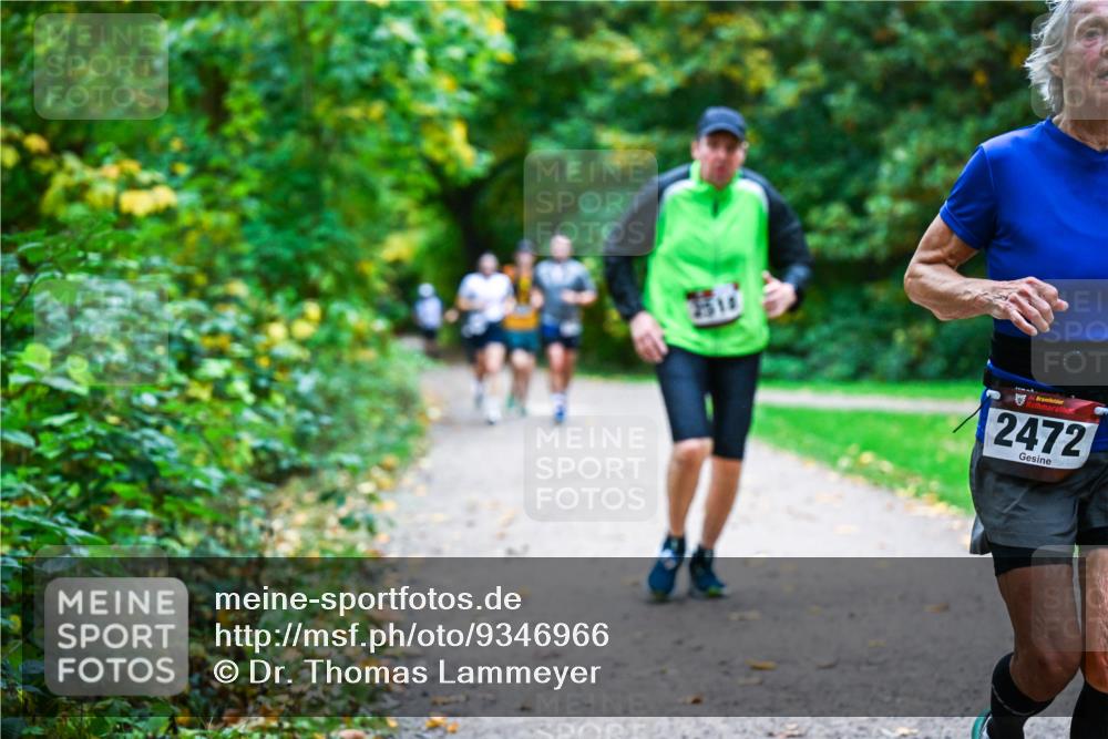 12.10.2025 - Bramfelder Halbmarathon 2025 Dr. Thomas Lammeyer http://msf.ph/oto/9346966 12.10.2025 10:22:07 Laufen 2510, 34, 2472 meine-sportfotos.de