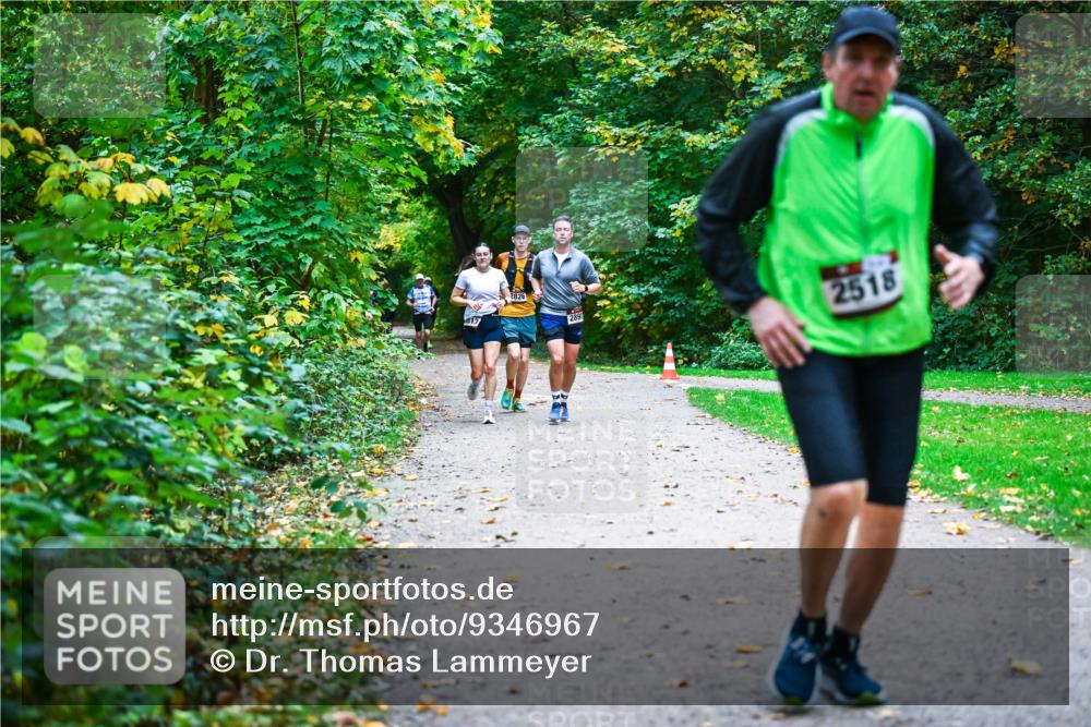12.10.2025 - Bramfelder Halbmarathon 2025 Dr. Thomas Lammeyer http://msf.ph/oto/9346967 12.10.2025 10:22:07 Laufen 2826, 2518 meine-sportfotos.de