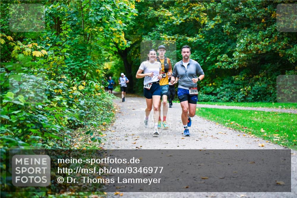 12.10.2025 - Bramfelder Halbmarathon 2025 Dr. Thomas Lammeyer http://msf.ph/oto/9346977 12.10.2025 10:22:10 Laufen 013, 2890 meine-sportfotos.de