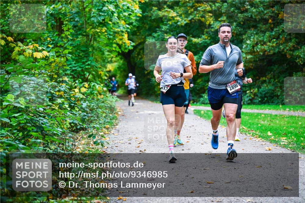 12.10.2025 - Bramfelder Halbmarathon 2025 Dr. Thomas Lammeyer http://msf.ph/oto/9346985 12.10.2025 10:22:11 Laufen 2890 meine-sportfotos.de