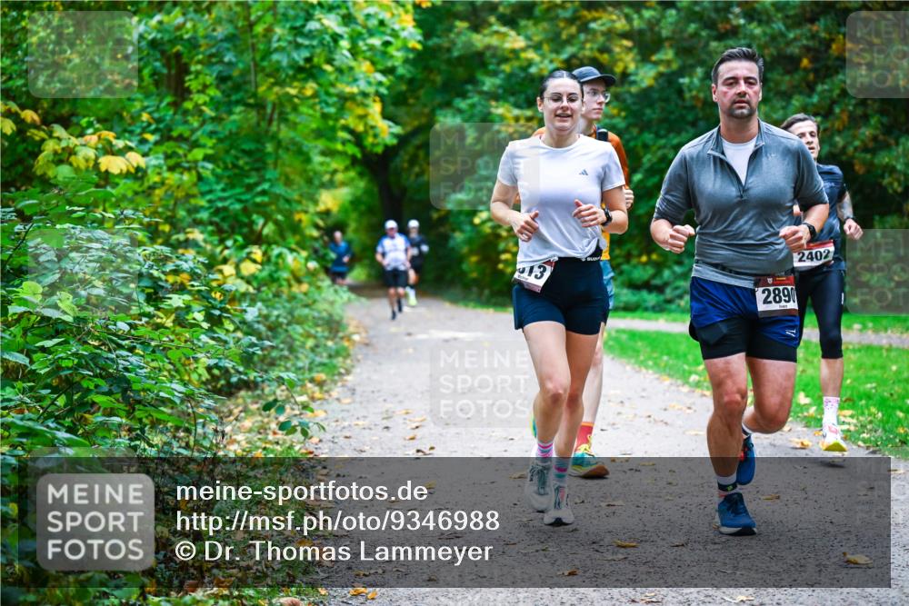 12.10.2025 - Bramfelder Halbmarathon 2025 Dr. Thomas Lammeyer http://msf.ph/oto/9346988 12.10.2025 10:22:12 Laufen 13, 2890, 2402 meine-sportfotos.de