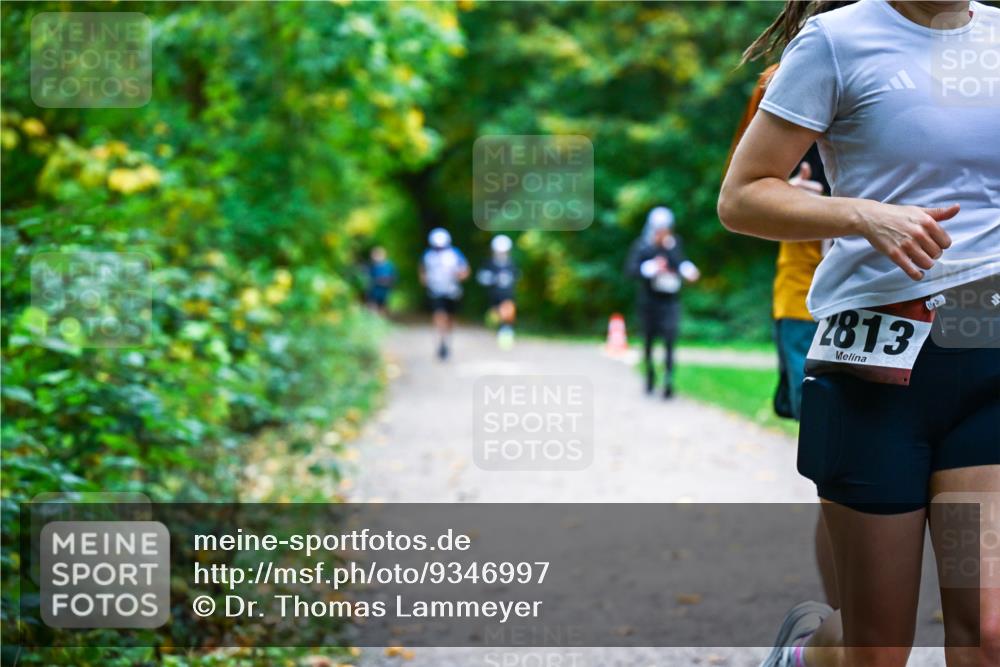 12.10.2025 - Bramfelder Halbmarathon 2025 Dr. Thomas Lammeyer http://msf.ph/oto/9346997 12.10.2025 10:22:13 Laufen 2813 meine-sportfotos.de