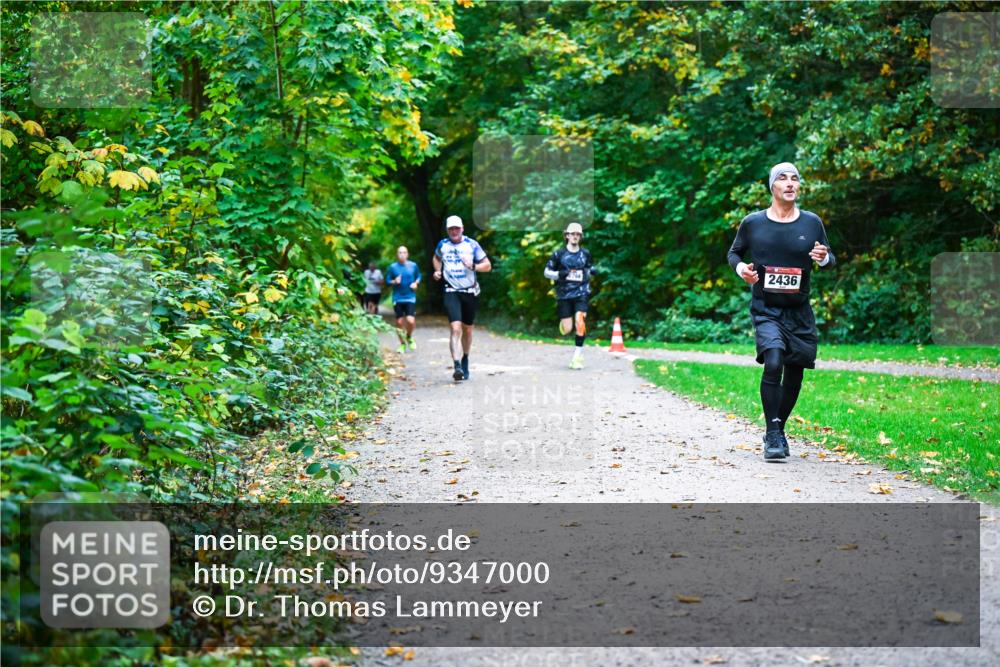 12.10.2025 - Bramfelder Halbmarathon 2025 Dr. Thomas Lammeyer http://msf.ph/oto/9347000 12.10.2025 10:22:15 Laufen 2436 meine-sportfotos.de