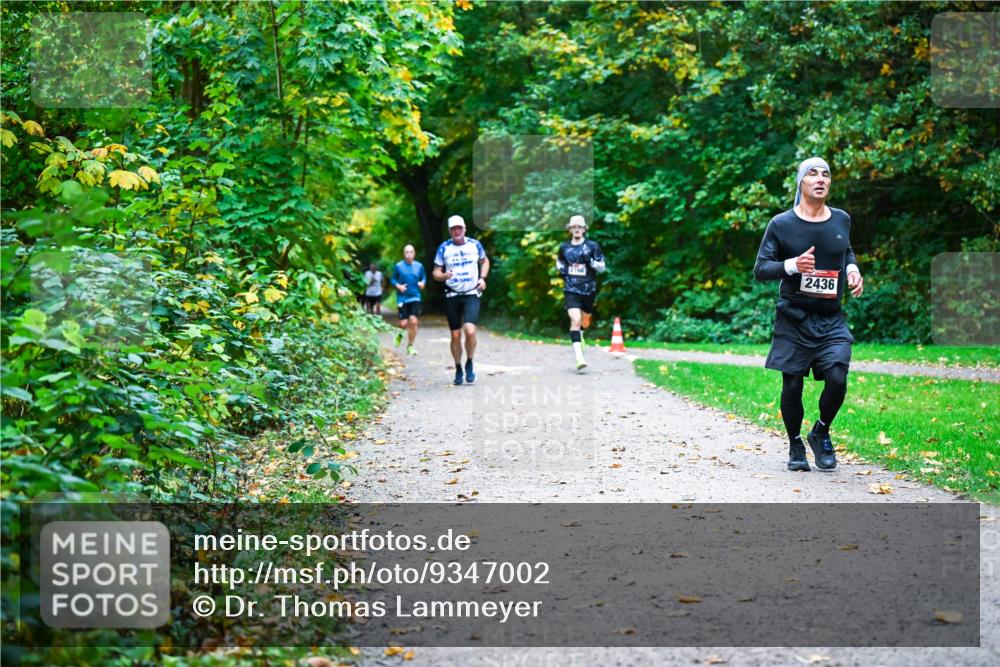 12.10.2025 - Bramfelder Halbmarathon 2025 Dr. Thomas Lammeyer http://msf.ph/oto/9347002 12.10.2025 10:22:15 Laufen 2436 meine-sportfotos.de
