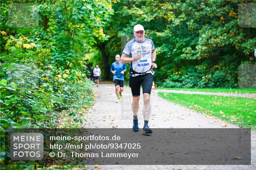 12.10.2025 - Bramfelder Halbmarathon 2025 Dr. Thomas Lammeyer http://msf.ph/oto/9347025 12.10.2025 10:22:20 Laufen 05, 11, 2023 meine-sportfotos.de