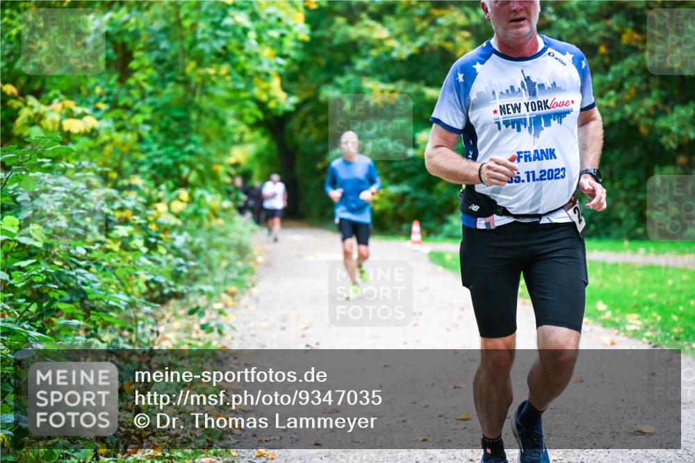 12.10.2025 - Bramfelder Halbmarathon 2025 Dr. Thomas Lammeyer http://msf.ph/oto/9347035 12.10.2025 10:22:21 Laufen 5, 11, 2023 meine-sportfotos.de