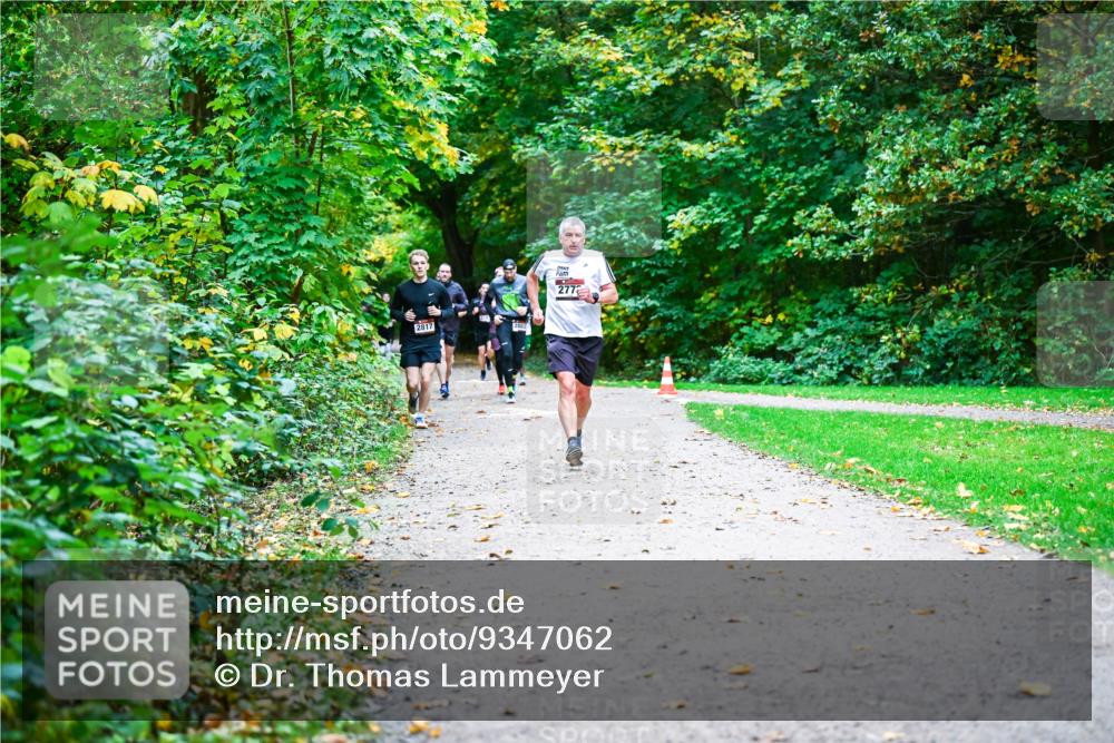 12.10.2025 - Bramfelder Halbmarathon 2025 Dr. Thomas Lammeyer http://msf.ph/oto/9347062 12.10.2025 10:22:28 Laufen 2817, 277 meine-sportfotos.de
