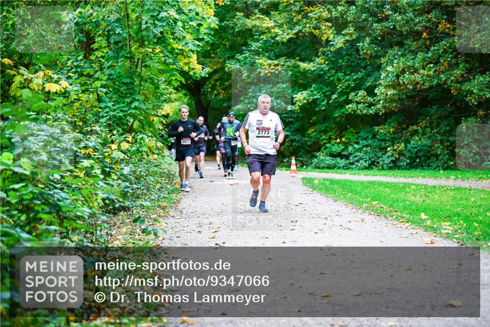 12.10.2025 - Bramfelder Halbmarathon 2025 Dr. Thomas Lammeyer http://msf.ph/oto/9347066 12.10.2025 10:22:28 Laufen 2817, 2883, 2773 meine-sportfotos.de