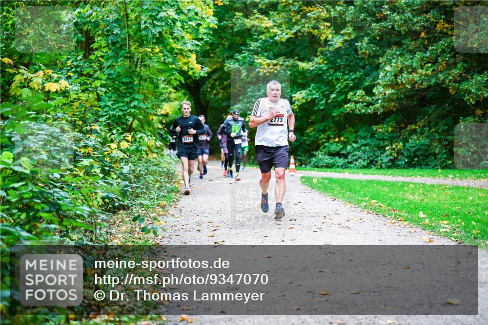 12.10.2025 - Bramfelder Halbmarathon 2025 Dr. Thomas Lammeyer http://msf.ph/oto/9347070 12.10.2025 10:22:29 Laufen 2817, 2773 meine-sportfotos.de