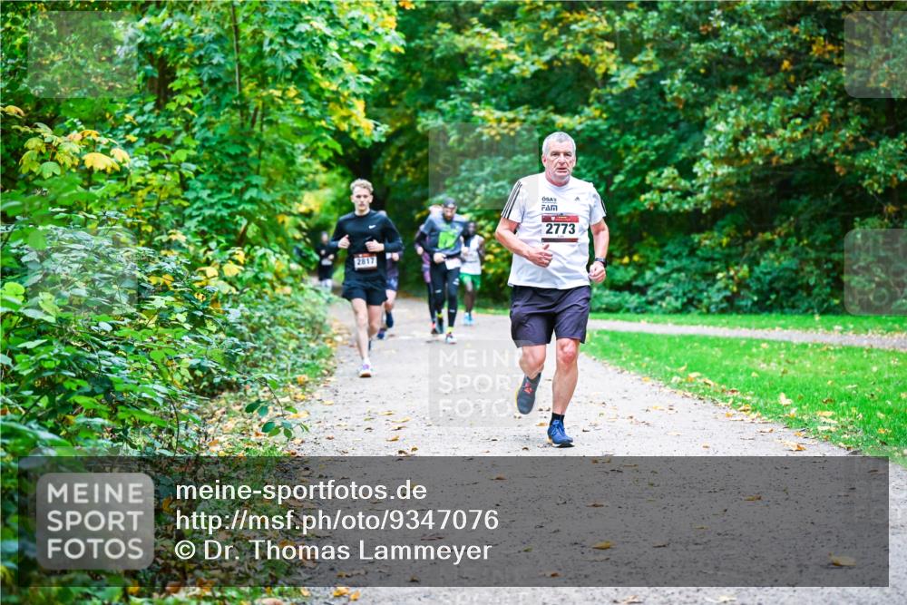 12.10.2025 - Bramfelder Halbmarathon 2025 Dr. Thomas Lammeyer http://msf.ph/oto/9347076 12.10.2025 10:22:29 Laufen 2817, 2773 meine-sportfotos.de