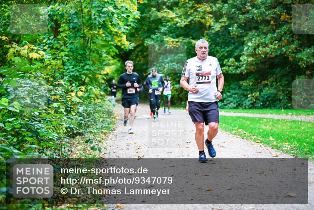 12.10.2025 - Bramfelder Halbmarathon 2025 Dr. Thomas Lammeyer http://msf.ph/oto/9347079 12.10.2025 10:22:30 Laufen 2817, 2773 meine-sportfotos.de