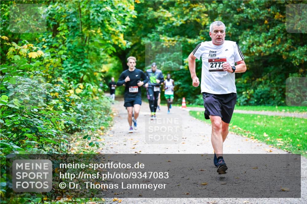 12.10.2025 - Bramfelder Halbmarathon 2025 Dr. Thomas Lammeyer http://msf.ph/oto/9347083 12.10.2025 10:22:30 Laufen 2817, 2772 meine-sportfotos.de