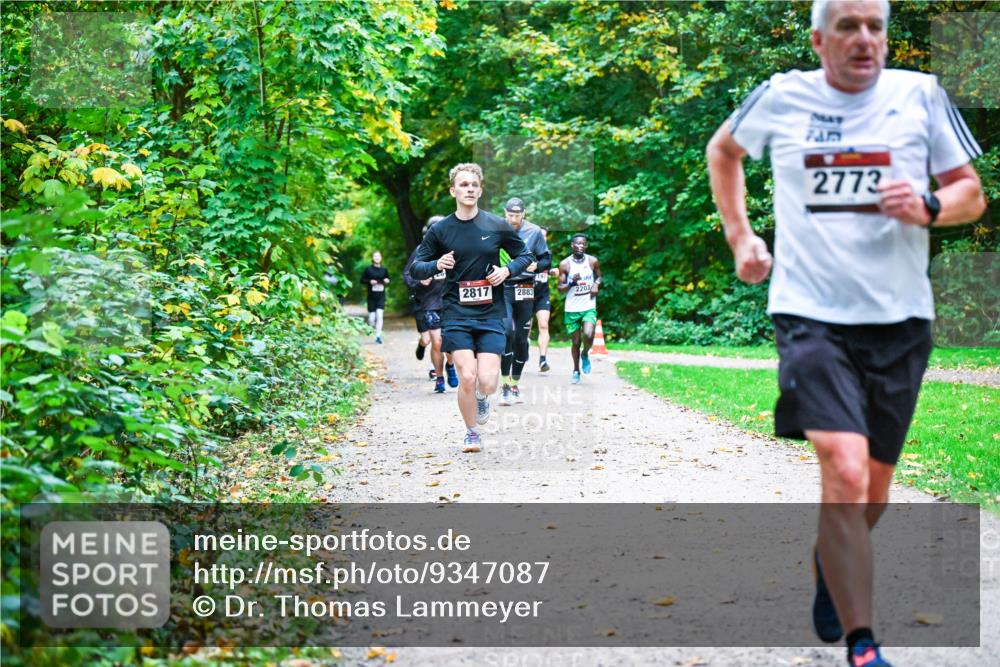 12.10.2025 - Bramfelder Halbmarathon 2025 Dr. Thomas Lammeyer http://msf.ph/oto/9347087 12.10.2025 10:22:31 Laufen 2817, 2883, 197, 2203, 2773 meine-sportfotos.de
