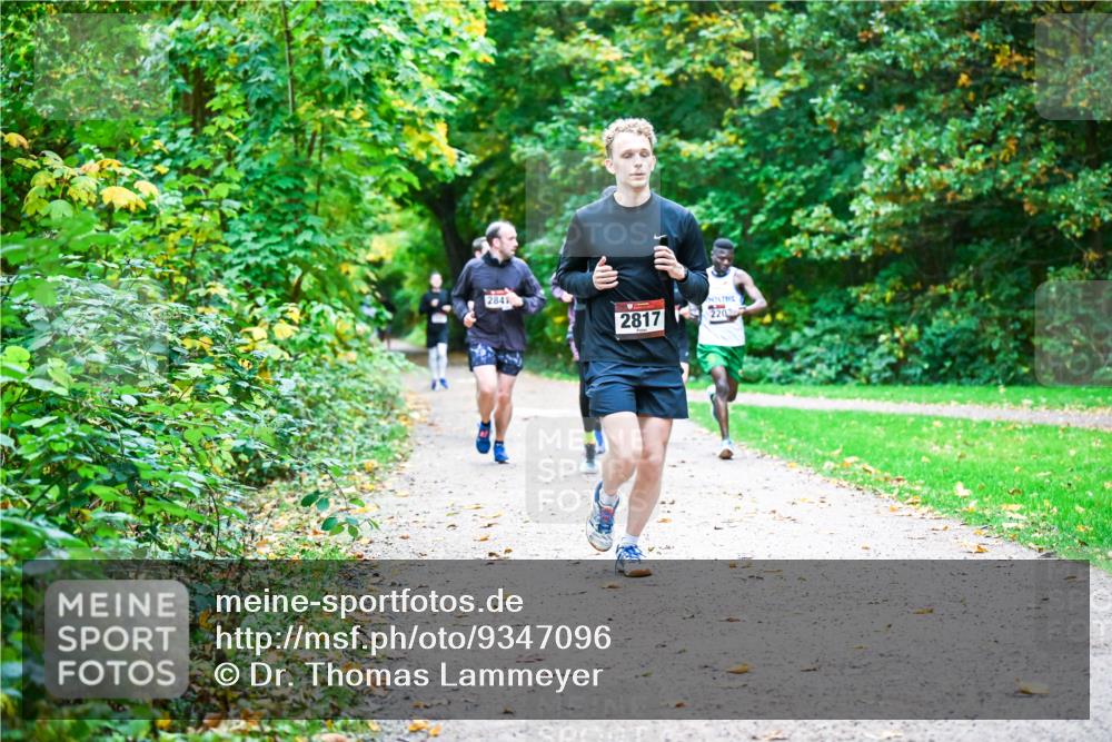 12.10.2025 - Bramfelder Halbmarathon 2025 Dr. Thomas Lammeyer http://msf.ph/oto/9347096 12.10.2025 10:22:32 Laufen 284, 2817, 2202 meine-sportfotos.de