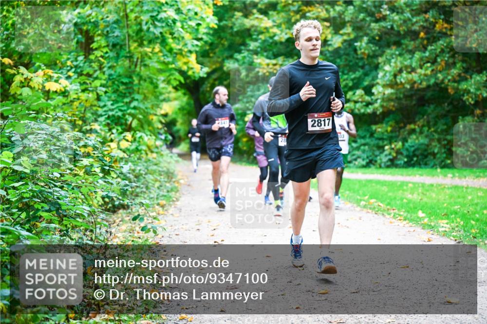 12.10.2025 - Bramfelder Halbmarathon 2025 Dr. Thomas Lammeyer http://msf.ph/oto/9347100 12.10.2025 10:22:33 Laufen 28, 2817 meine-sportfotos.de