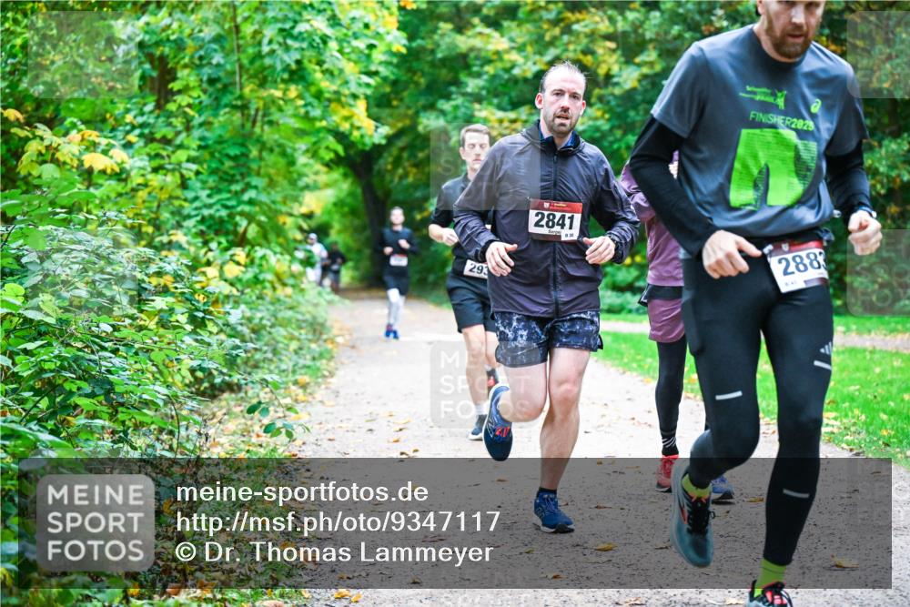 12.10.2025 - Bramfelder Halbmarathon 2025 Dr. Thomas Lammeyer http://msf.ph/oto/9347117 12.10.2025 10:22:35 Laufen 293, 2841, 830, 2025, 288 meine-sportfotos.de