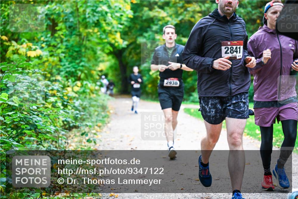 12.10.2025 - Bramfelder Halbmarathon 2025 Dr. Thomas Lammeyer http://msf.ph/oto/9347122 12.10.2025 10:22:36 Laufen 2938, 2841, 30 meine-sportfotos.de