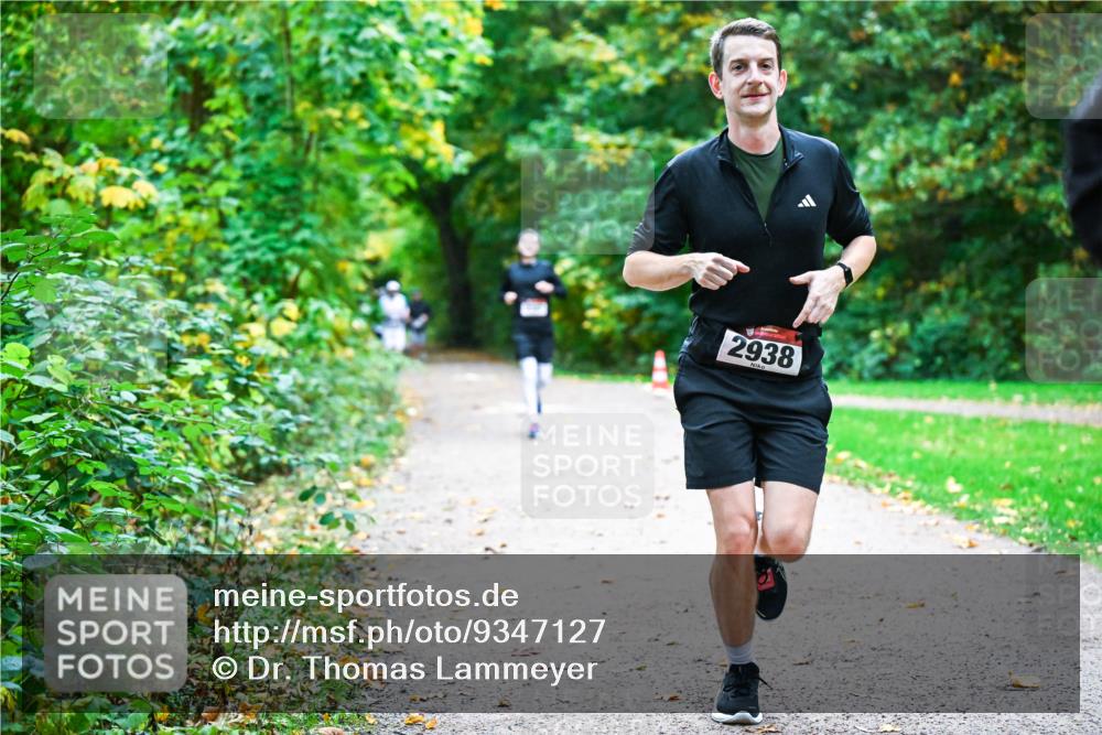 12.10.2025 - Bramfelder Halbmarathon 2025 Dr. Thomas Lammeyer http://msf.ph/oto/9347127 12.10.2025 10:22:37 Laufen 2938 meine-sportfotos.de