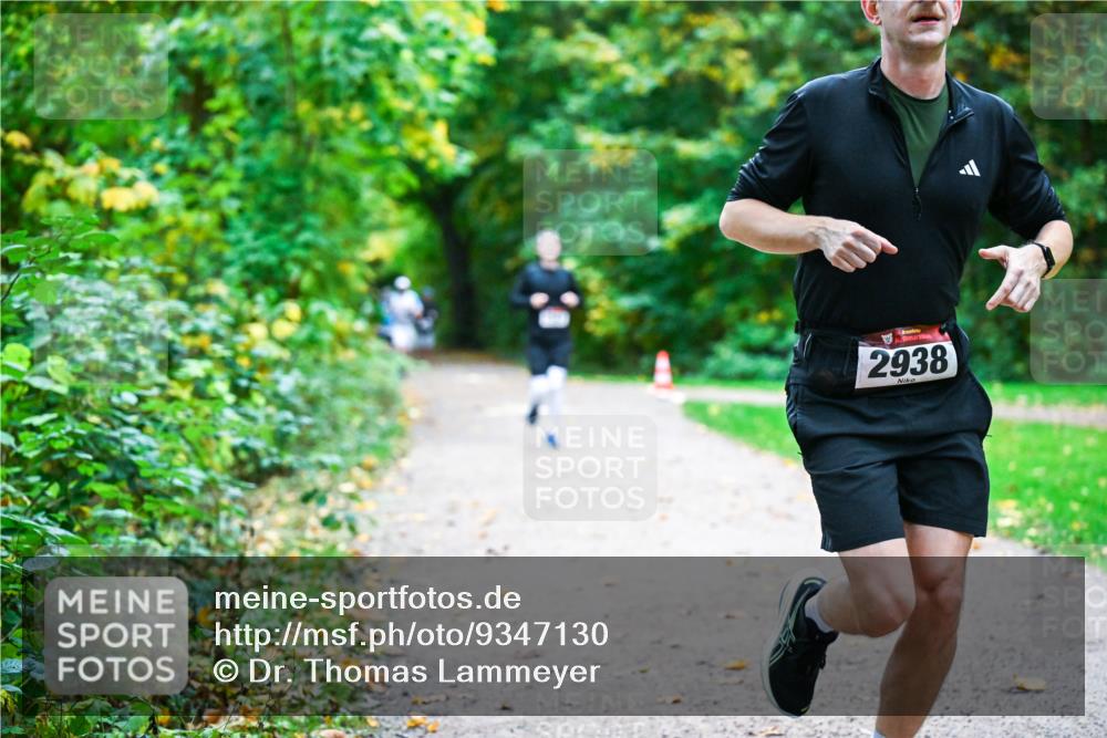 12.10.2025 - Bramfelder Halbmarathon 2025 Dr. Thomas Lammeyer http://msf.ph/oto/9347130 12.10.2025 10:22:37 Laufen 2938 meine-sportfotos.de