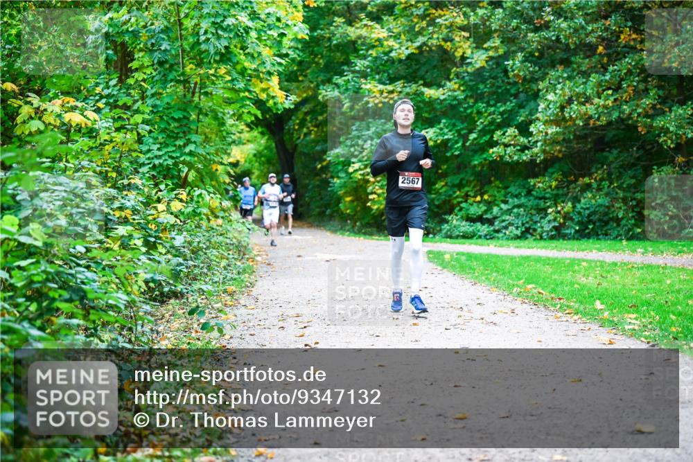 12.10.2025 - Bramfelder Halbmarathon 2025 Dr. Thomas Lammeyer http://msf.ph/oto/9347132 12.10.2025 10:22:39 Laufen 2567 meine-sportfotos.de