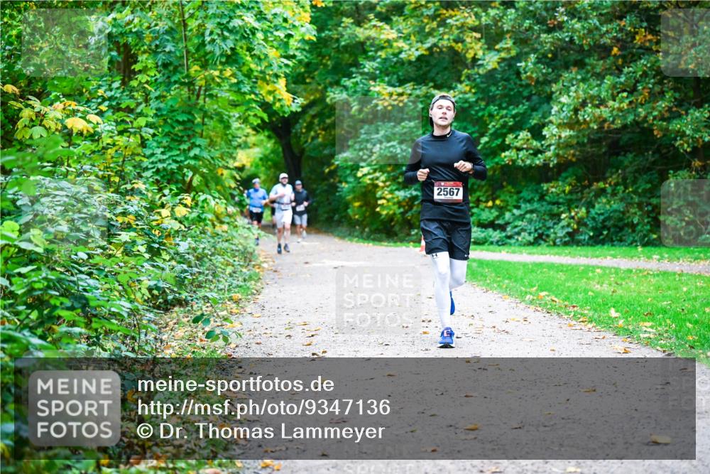 12.10.2025 - Bramfelder Halbmarathon 2025 Dr. Thomas Lammeyer http://msf.ph/oto/9347136 12.10.2025 10:22:40 Laufen 2567 meine-sportfotos.de