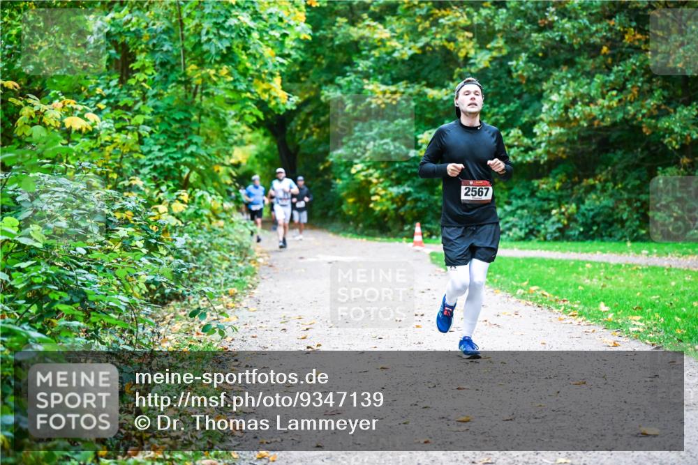 12.10.2025 - Bramfelder Halbmarathon 2025 Dr. Thomas Lammeyer http://msf.ph/oto/9347139 12.10.2025 10:22:40 Laufen 2567 meine-sportfotos.de