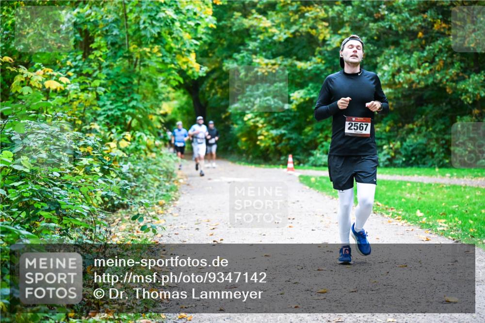 12.10.2025 - Bramfelder Halbmarathon 2025 Dr. Thomas Lammeyer http://msf.ph/oto/9347142 12.10.2025 10:22:41 Laufen 2567 meine-sportfotos.de