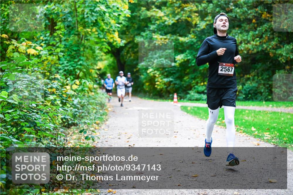 12.10.2025 - Bramfelder Halbmarathon 2025 Dr. Thomas Lammeyer http://msf.ph/oto/9347143 12.10.2025 10:22:41 Laufen 2567 meine-sportfotos.de