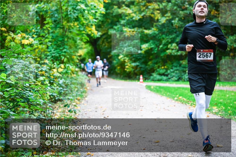 12.10.2025 - Bramfelder Halbmarathon 2025 Dr. Thomas Lammeyer http://msf.ph/oto/9347146 12.10.2025 10:22:41 Laufen 2567 meine-sportfotos.de