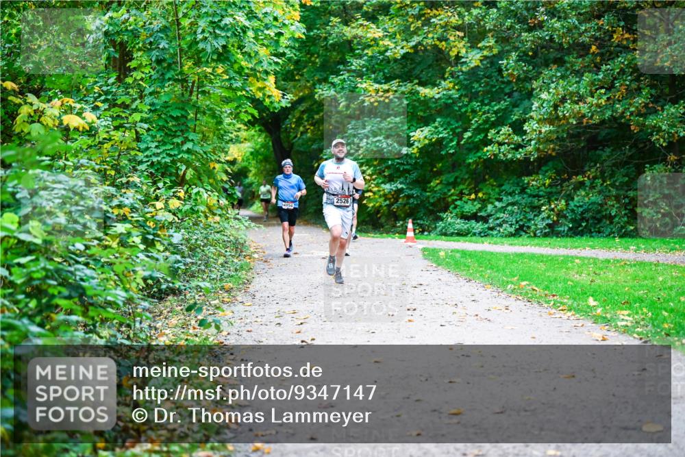 12.10.2025 - Bramfelder Halbmarathon 2025 Dr. Thomas Lammeyer http://msf.ph/oto/9347147 12.10.2025 10:22:44 Laufen 2854, 2526 meine-sportfotos.de
