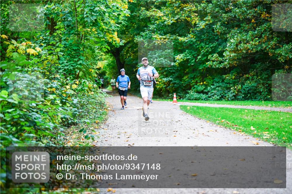 12.10.2025 - Bramfelder Halbmarathon 2025 Dr. Thomas Lammeyer http://msf.ph/oto/9347148 12.10.2025 10:22:45 Laufen 2526 meine-sportfotos.de