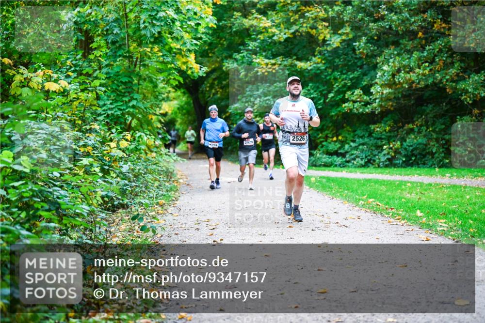 12.10.2025 - Bramfelder Halbmarathon 2025 Dr. Thomas Lammeyer http://msf.ph/oto/9347157 12.10.2025 10:22:46 Laufen 2854, 251, 2526, 2929 meine-sportfotos.de