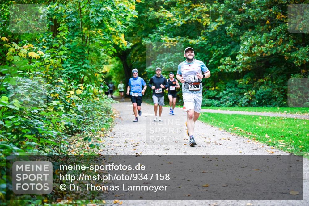 12.10.2025 - Bramfelder Halbmarathon 2025 Dr. Thomas Lammeyer http://msf.ph/oto/9347158 12.10.2025 10:22:46 Laufen 2526, 2929 meine-sportfotos.de