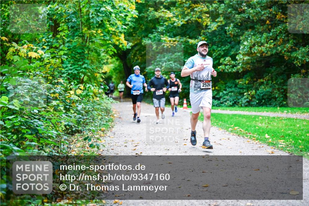 12.10.2025 - Bramfelder Halbmarathon 2025 Dr. Thomas Lammeyer http://msf.ph/oto/9347160 12.10.2025 10:22:46 Laufen 2929, 2526 meine-sportfotos.de