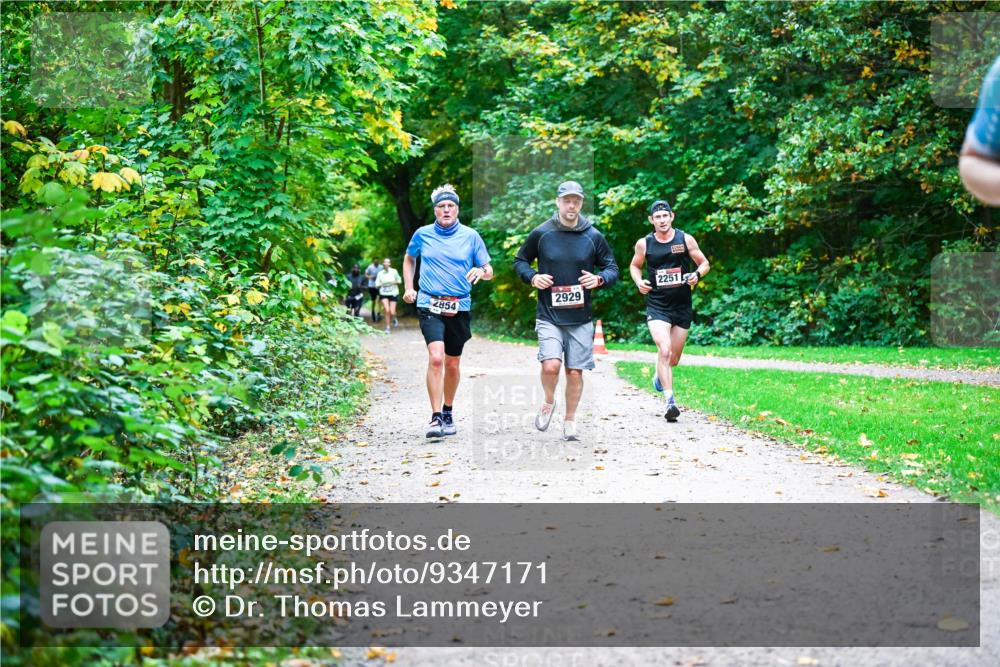 12.10.2025 - Bramfelder Halbmarathon 2025 Dr. Thomas Lammeyer http://msf.ph/oto/9347171 12.10.2025 10:22:48 Laufen 2251, 2854, 2929 meine-sportfotos.de