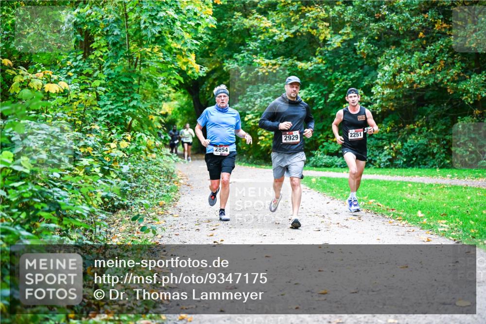 12.10.2025 - Bramfelder Halbmarathon 2025 Dr. Thomas Lammeyer http://msf.ph/oto/9347175 12.10.2025 10:22:49 Laufen 2854, 2929, 2251 meine-sportfotos.de