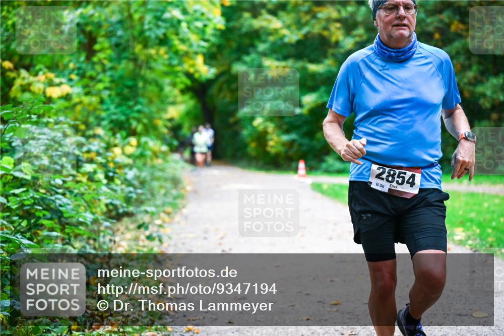 12.10.2025 - Bramfelder Halbmarathon 2025 Dr. Thomas Lammeyer http://msf.ph/oto/9347194 12.10.2025 10:22:51 Laufen 2854, 56 meine-sportfotos.de