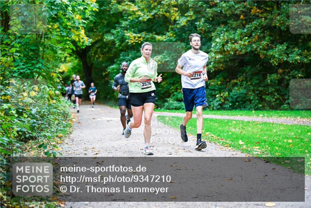 12.10.2025 - Bramfelder Halbmarathon 2025 Dr. Thomas Lammeyer http://msf.ph/oto/9347210 12.10.2025 10:22:59 Laufen 2576, 2216 meine-sportfotos.de